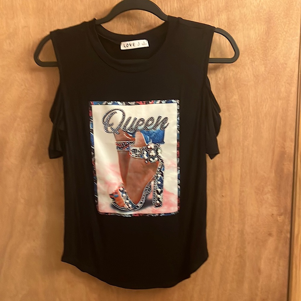Love J black Queen tee woman’s size small